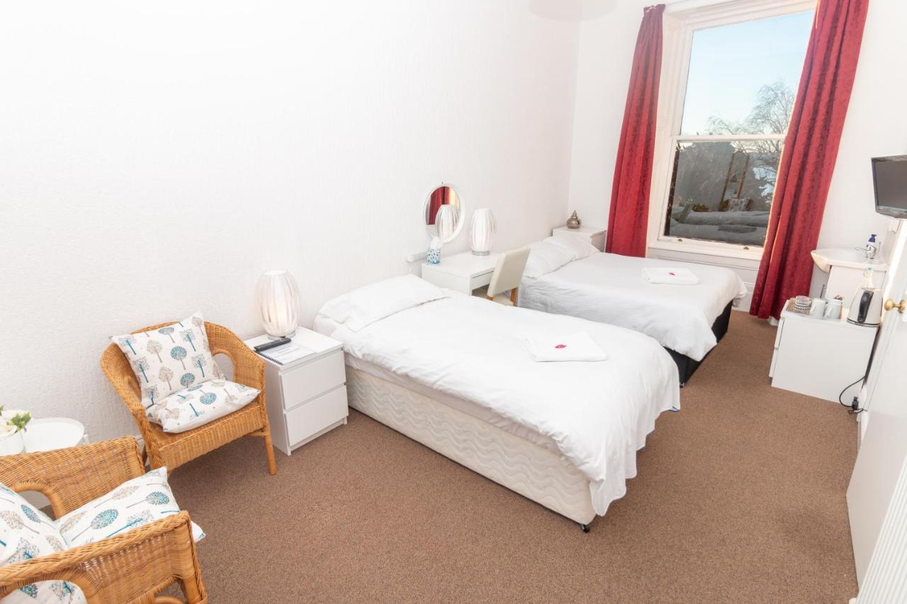 Strathdon Guest House ดันดี ภายนอก รูปภาพ